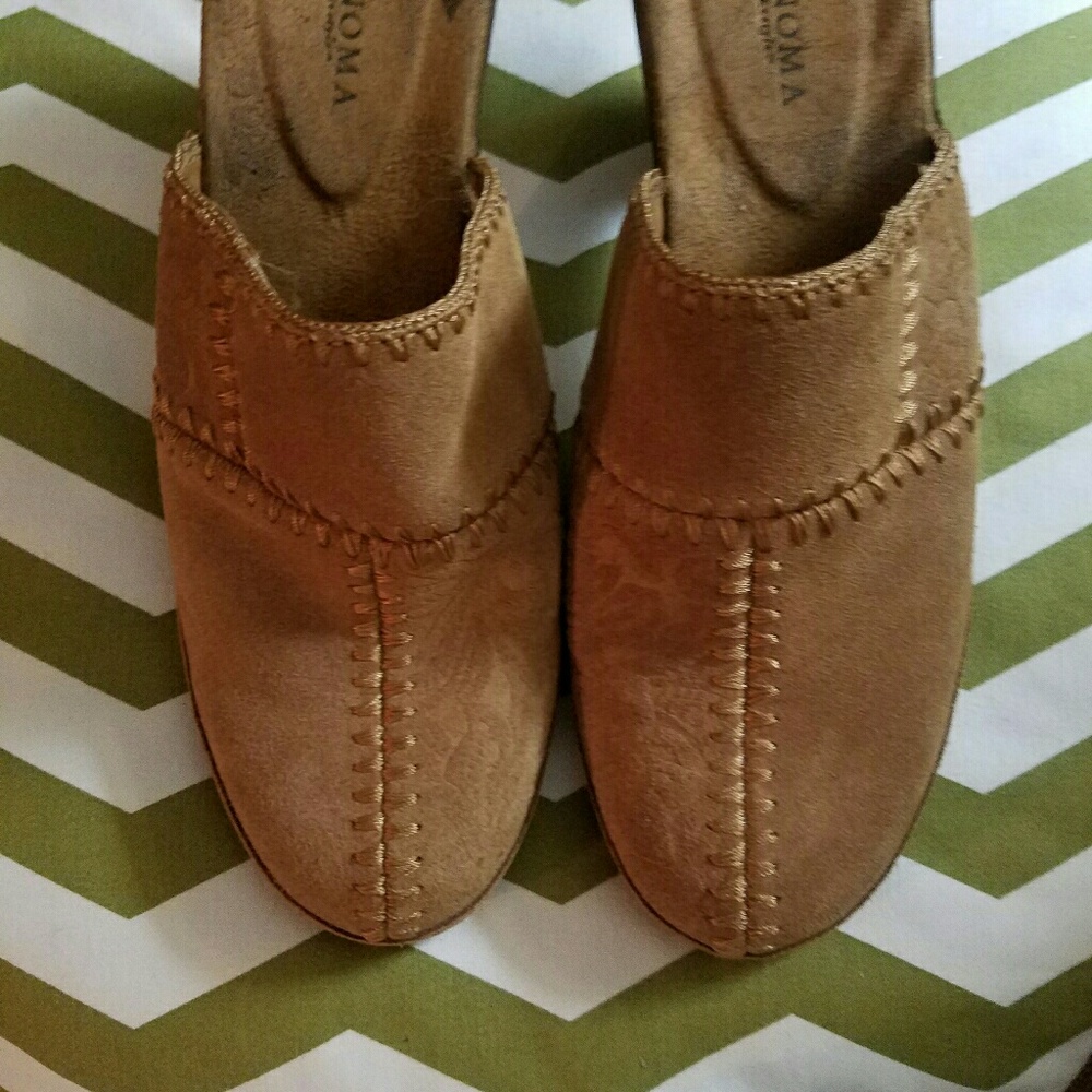 Clogs